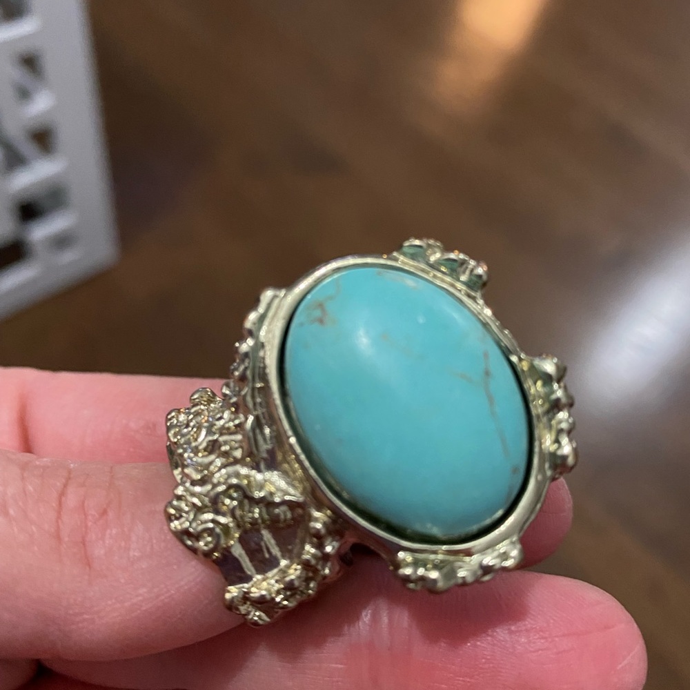 Cocktail ring